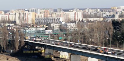 Nielegalne kable na moście Łazienkowskim