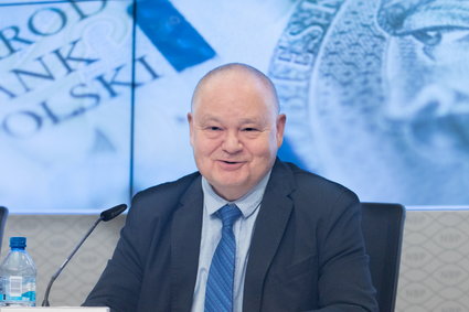 Prof. Glapiński, walcząc z kryzysem w Polsce, opierał się na "miękkiej wiedzy"