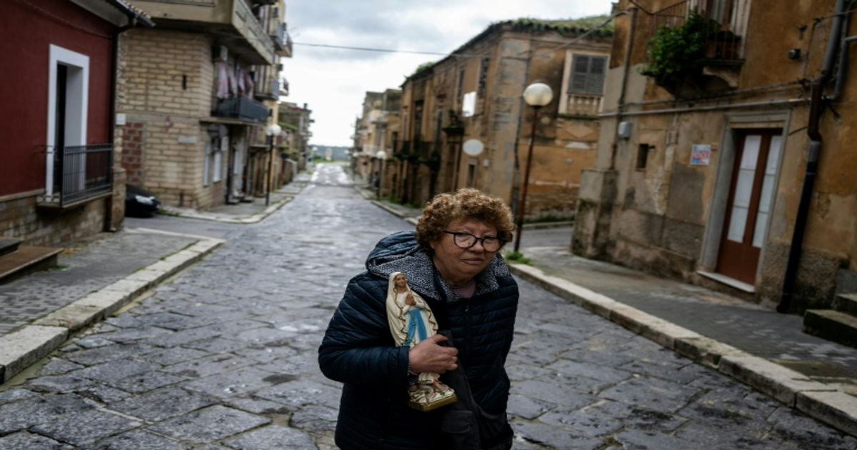 Sicile: quatre km de colline s'effondrent et menacent 25 000 habitants