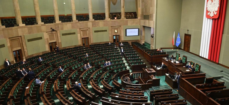 Burza w Sejmie wokół 500 plus. "Alimenty na cudze dzieci i kupowanie wyborców"