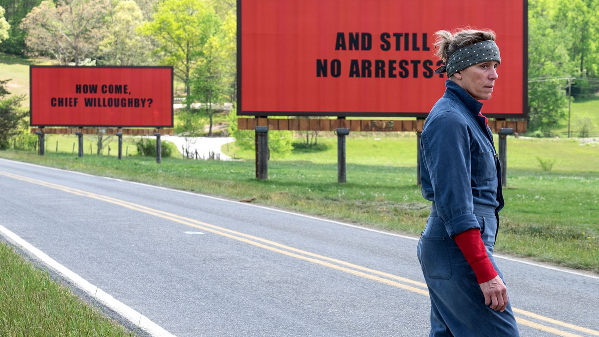 Martin McDonagh w "Trzech billboardach za Ebbing, Missouri", jednym z najmocniejszych filmów tegorocznego Konkursu Głównego, przepisuje tradycyjną męską rolę twardziela na postać matki, która walczy z opieszałością policji po tragicznej śmierci córki. Tymczasem irańska artystka Shirin Neshat w pozakonkursowym "Looking for Oum Kulthum" zastanawia się nad osobistymi kosztami kariery artystycznej.