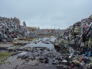 Pożary nielegalnych wysypisk odpadów to katastrofa dla środowiska. Na szczęście zdarzają się coraz rzadziej