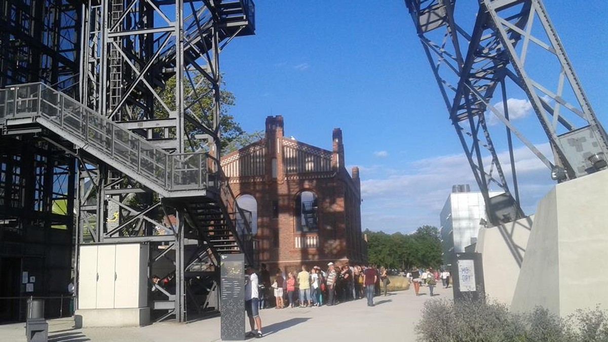 W miesiąc od otwarcia blisko 80 tysięcy osób odwiedziło nową siedzibę Muzeum Śląskiego w Katowicach. Utrzymanie tej frekwencji będzie trudne, bo od 5 sierpnia zwiedzanie wystaw będzie płatne.