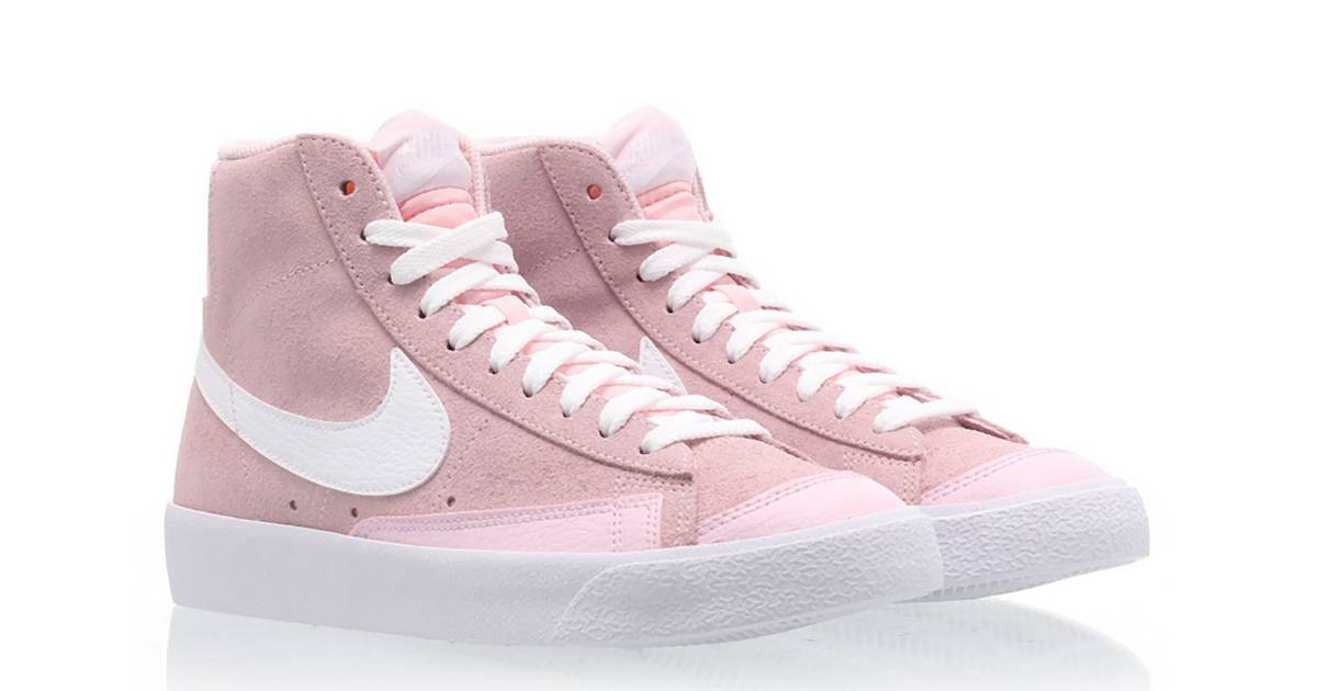 Piszkos-rózsaszín vintage vonallal köszönti az őszt a Nike Mid '77 - Noizz