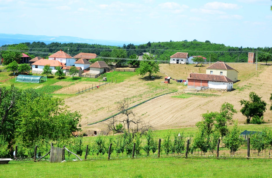 Srpsko selo ilustracija