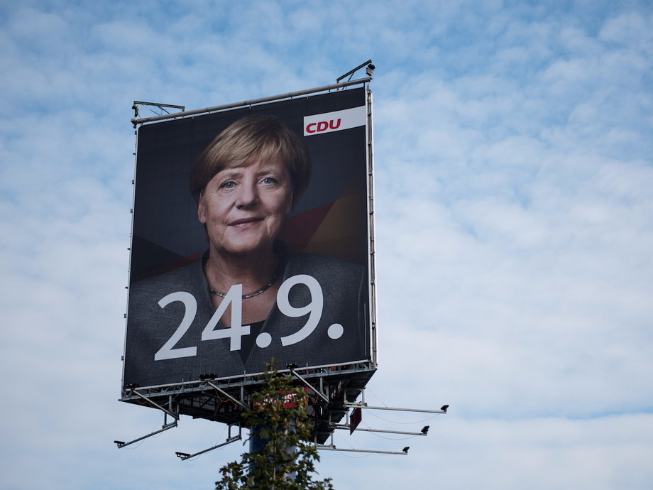 A CDU campaign poster urging citizens to vote.