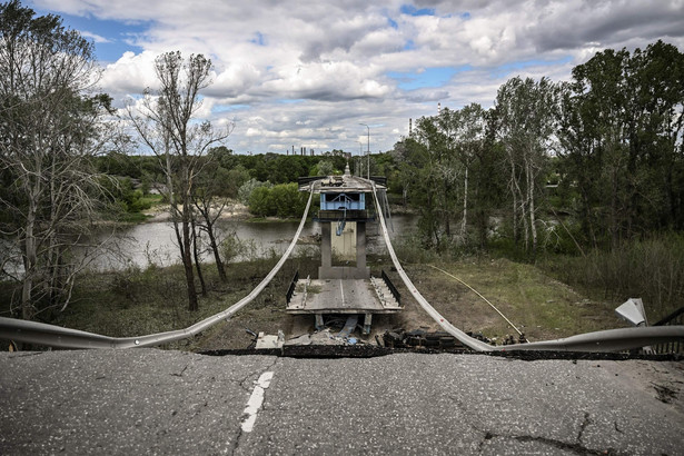 Zniszczony most w Siewierodoniecku