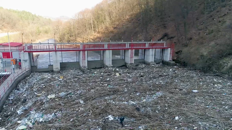 Tone đubreta na reci