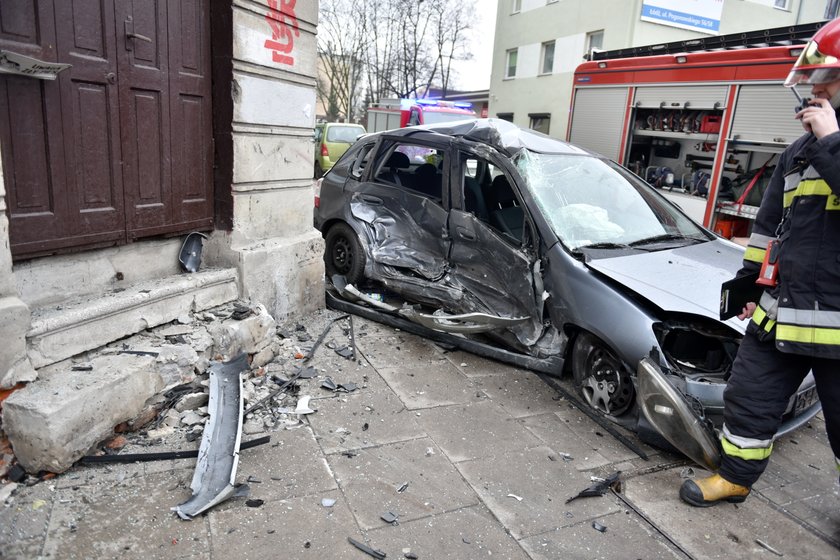 wypadek na 6 Sierpnia przy Strzelców Kaniowskich w Łodzi