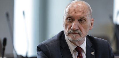 Macierewicz oskarża policję. "Strzelała do polskich patriotów"