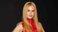 Nicole Kidman vakítóan vörös hajjal pózol, a színésznőre szinte rá sem ismerni