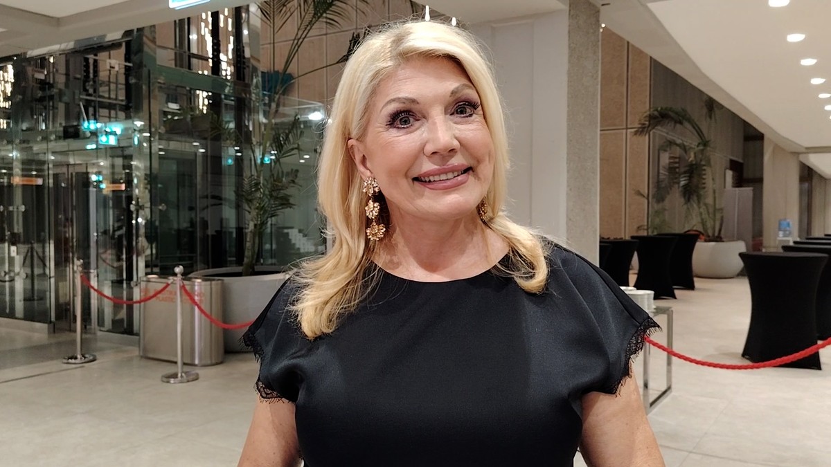 "UNUKU PEVAM, A ON ME TOPI ONIM OKICAMA" Suzana Mančić se raspilavila, vratila se na RTS: "Plačemo šminkerka i ja" (VIDEO)