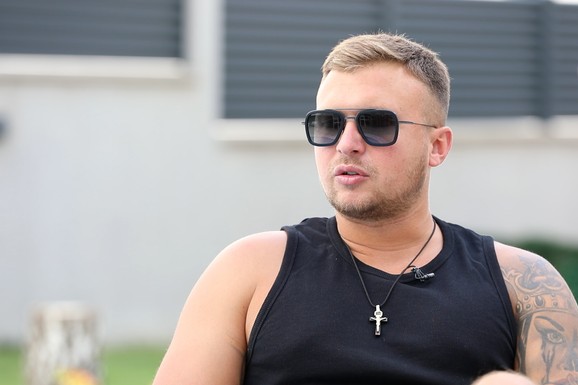 U DOMU STEFANA KARIĆA Progovorio o biznisu, opleo po učesnicima Elite i otkrio pobednika: "Selim se, treba mi mir, pomislio sam da gubim sebe nakon rijalitija" (Video)