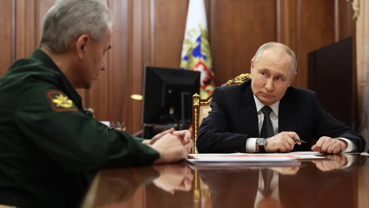 Siergiej Szojgu i Władimir Putin