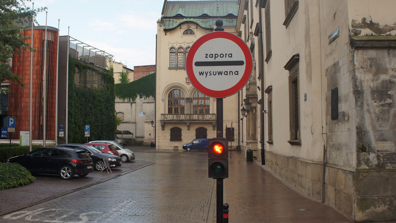 Znak przed wjazdem na magistracki parking, fot. Autor