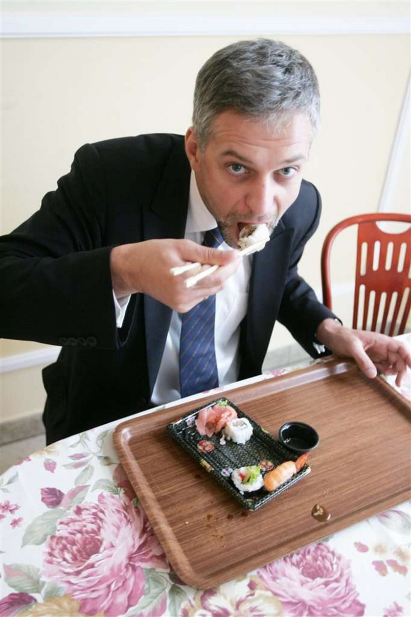 Poseł poncyliusz lubi sushi