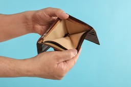 sytuacja materialna polaków w 2025 r. przeważają pesymiści [sondaż]