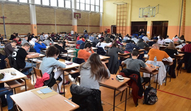 Proba male mature za učenike osmog razreda: Osmaci danas polažu srpski i treći test