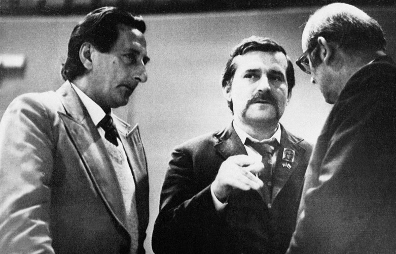 Stan wojenny na archiwalnych zdjęciach