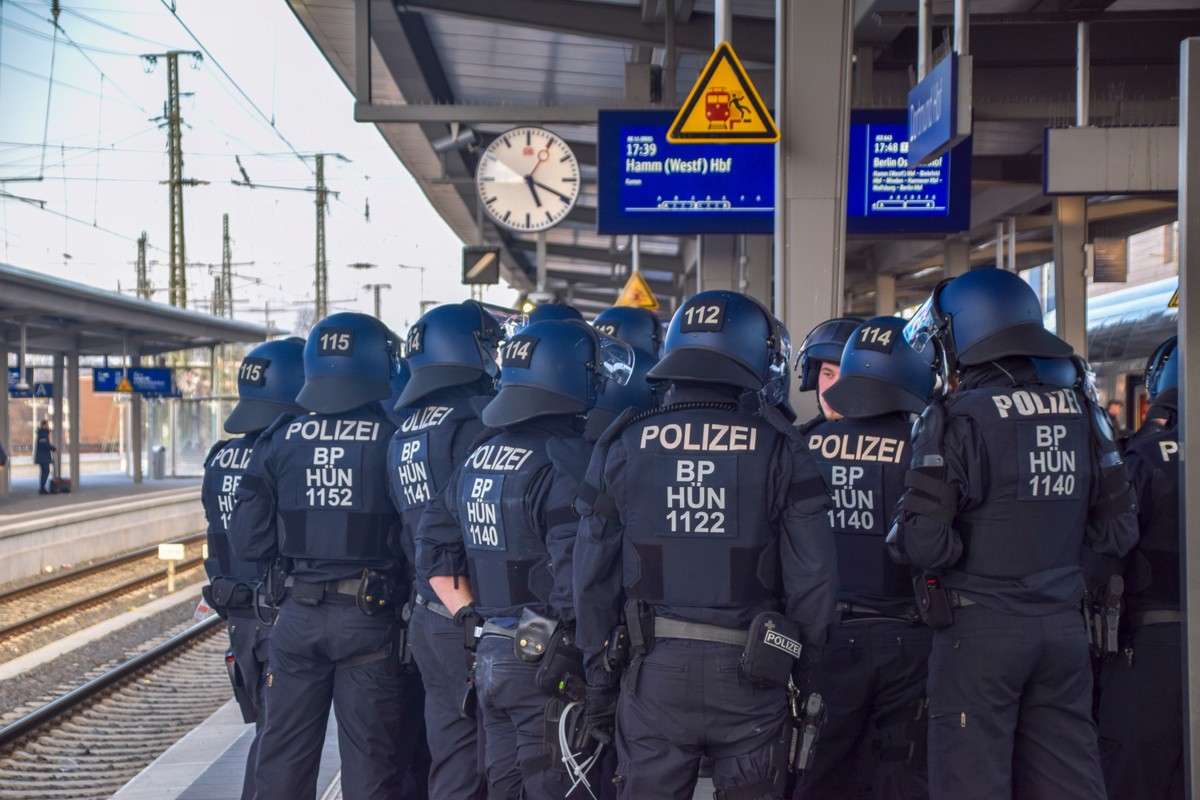 Atak nożownika, NIEMCY, POLICJA