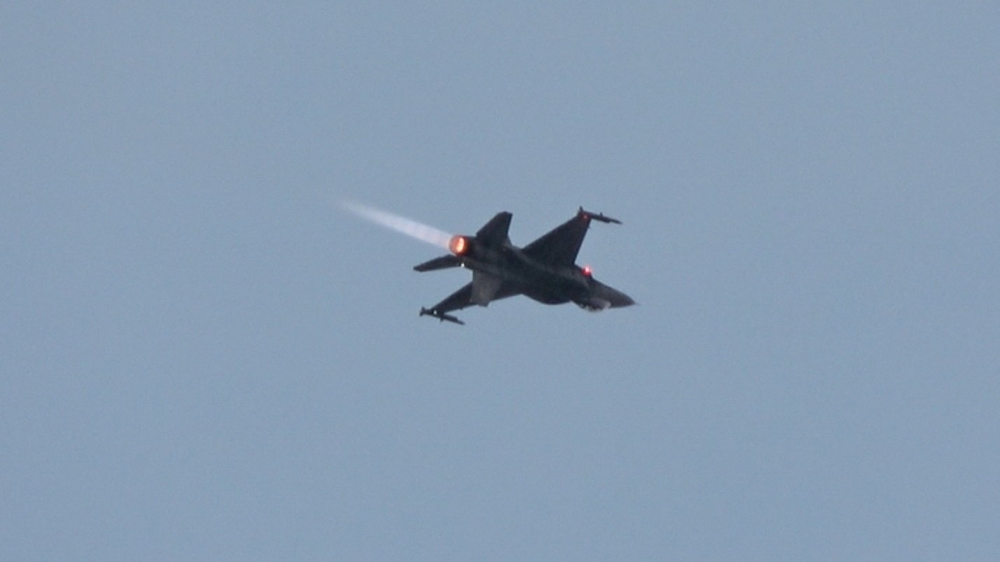 Poľské vzdušné sily F-16, EPRA SKYLINE/Damian Banasik REUTERS