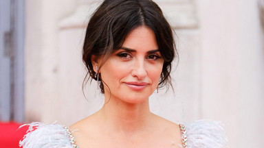 Penelope Cruz w dziewczęcej kreacji Chanel. Przepięknie!