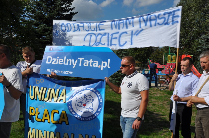 Protest ojców w Pile przeciw utrudnionym kontaktom z dziećmi