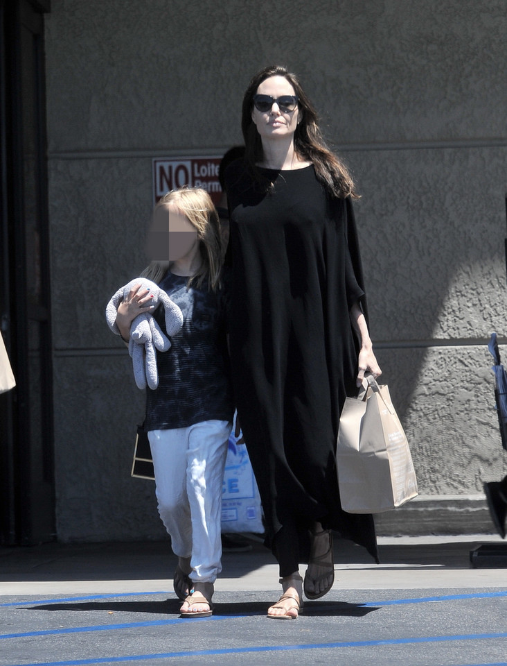 Angelina Jolie z córką na zakupach