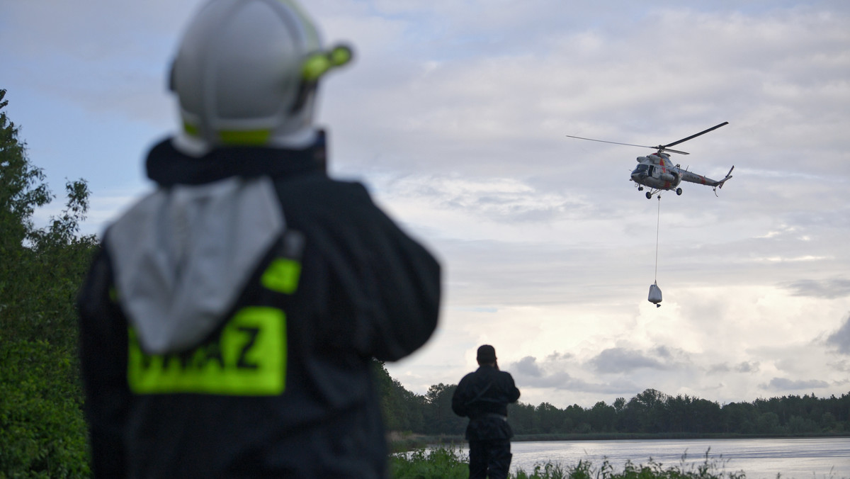 Strażacy interweniowali w środę blisko 1259 razy w związku z sytuacją pogodową, najwięcej na Podkarpaciu i w Małopolsce. Do tej pory łącznie prewencyjnie ewakuowano 49 mieszkańców tych województw. Doszło również do 330 podtopień budynków.