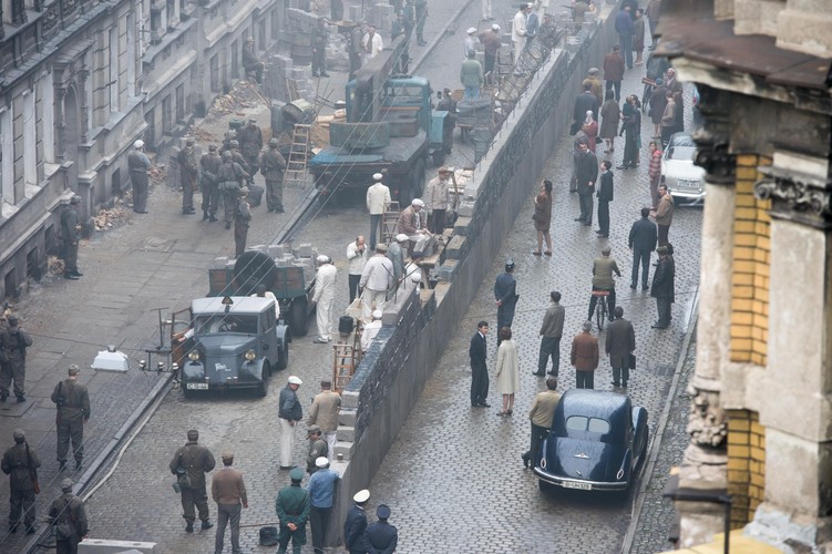 Na ulicy Mierniczej we Wrocławiu ruszyły 17 bm. zdjęcia do najnowszego filmu Stevena Spielberga 'St. James Place'
