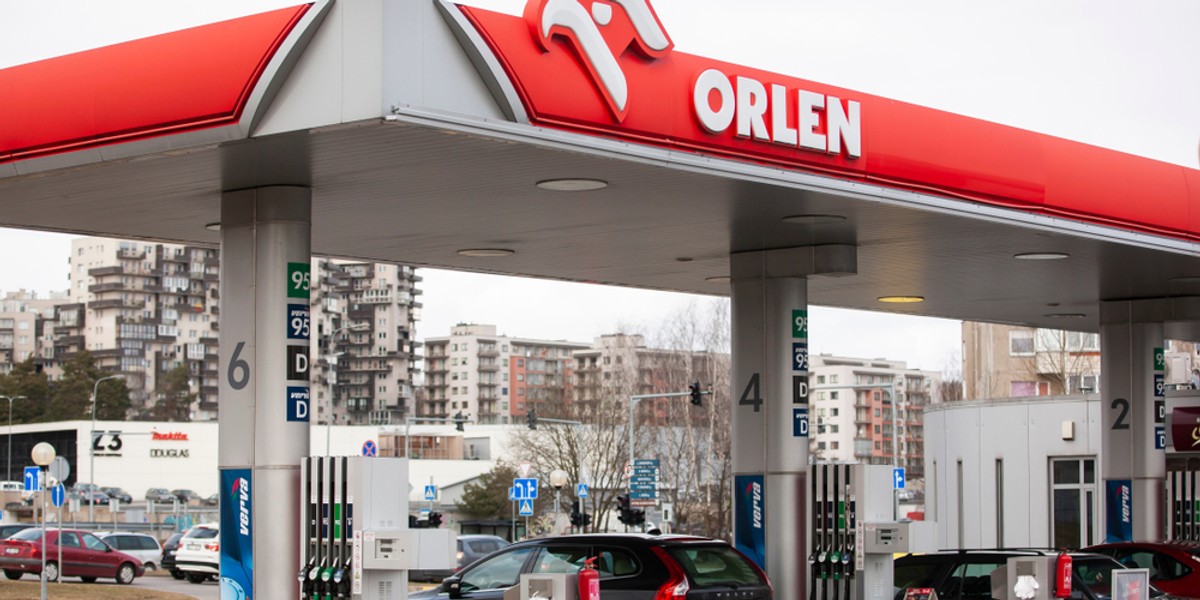 PKN Orlen deklaruje, że "konsekwentnie dąży do neutralności ekologicznej, efektywności energetycznej i wysokich standardów bezpieczeństwa".