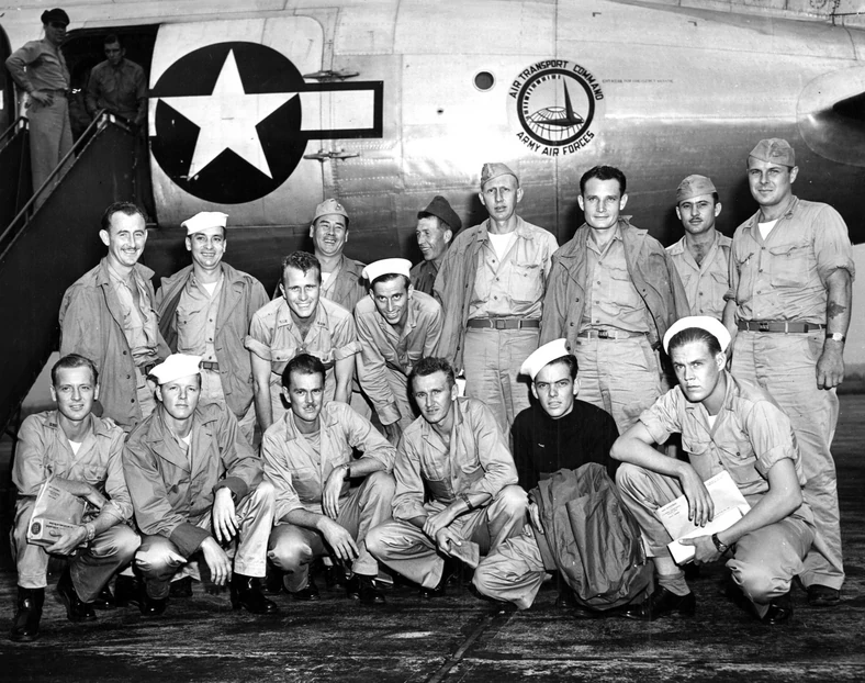 Ocaleni rozbitkowie z USS Houston. Waszyngton 18 sierpnia 1945