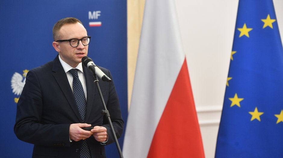 Artur Soboń, wiceminister finansów, na konferencji prasowej w czwartek 19 grudnia mówił o zmianach dla zleceniobiorców.  Na części zyskają, ale nie na wszystkich