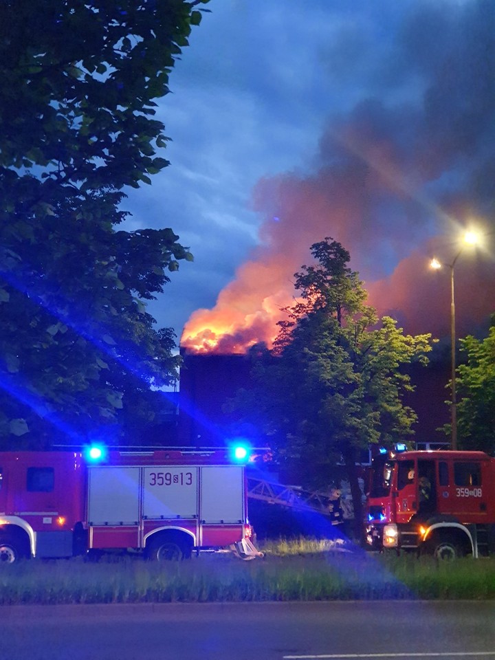 Pożar składu budowlanego przy Alei Bohaterów Monte Cassino w Częstochowie