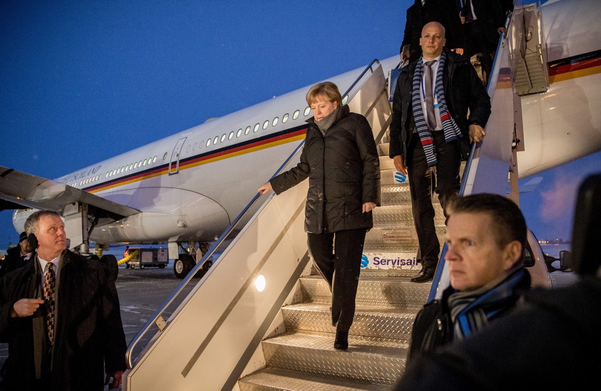 Unia czeka na wyniki na rozmów w Mińsku. Merkel gra pierwsze skrzypce
