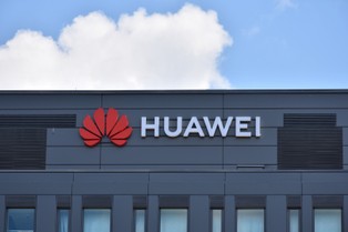 Reuters: Huawei chce wejść na rynek aut elektrycznych z własną marką