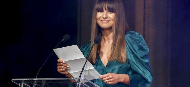 "Góra kiepska, a od pasa w dół dramat". Internauci ostro skrytykowali balową stylizację Anny Lewandowskiej. FOTO