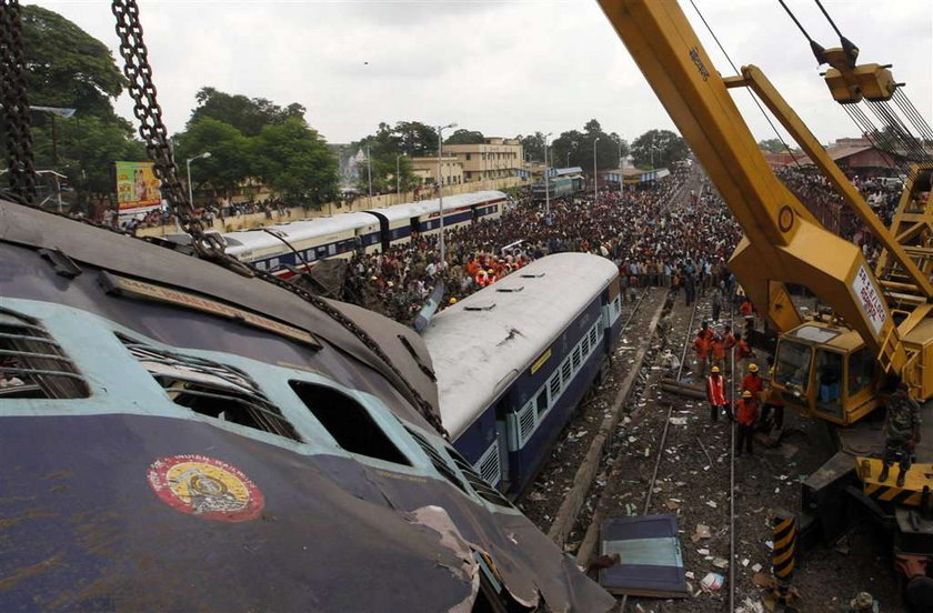 50 zabitych w katastrofie kolejowej. Zdjęcia