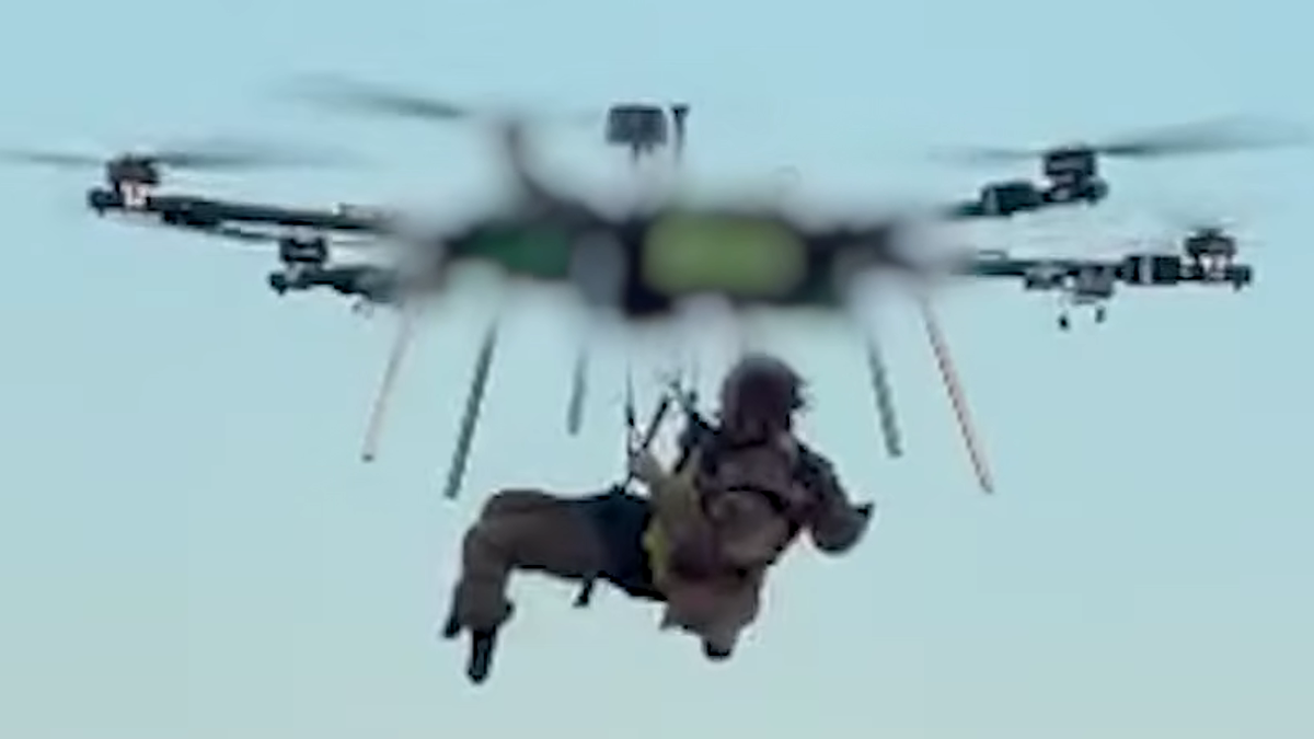 Un soldat ucrainean a fost salvat cu o dronă direct de pe linia frontului