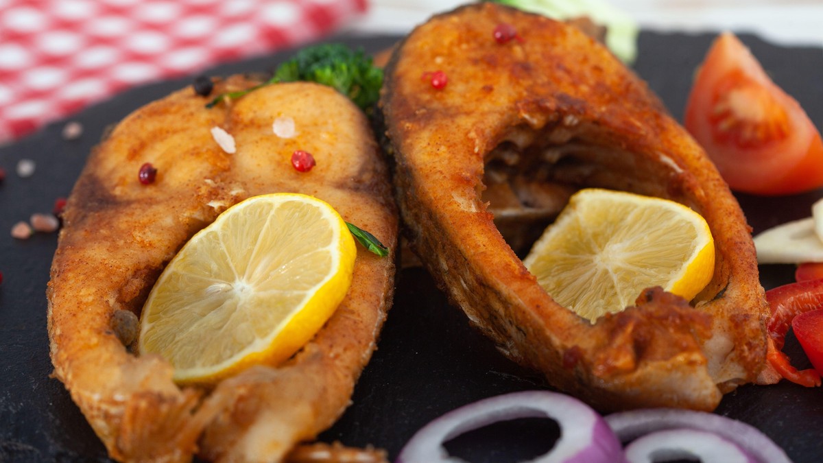 Riba je obavezna na trpezi za Blagovesti: Staro verovanje može da promeni vašu godinu