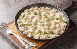 pyszny-obiad-na-poniedzialek-podajemy-przepis-ty-gotujesz-potrawka-z-kurczaka-w-aksamitnym-sosie