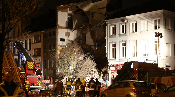Robbanástól összedőlt három épület Belgiumban / Fotó: MTI