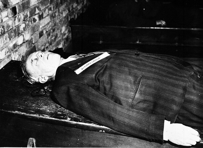 Ciało Ribbentropa po egzekucji