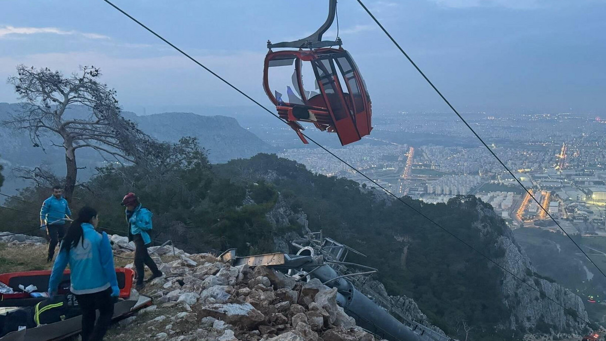 Wypadek kolejki linowej w Turcji. Jedna osoba zginęła, są ranni