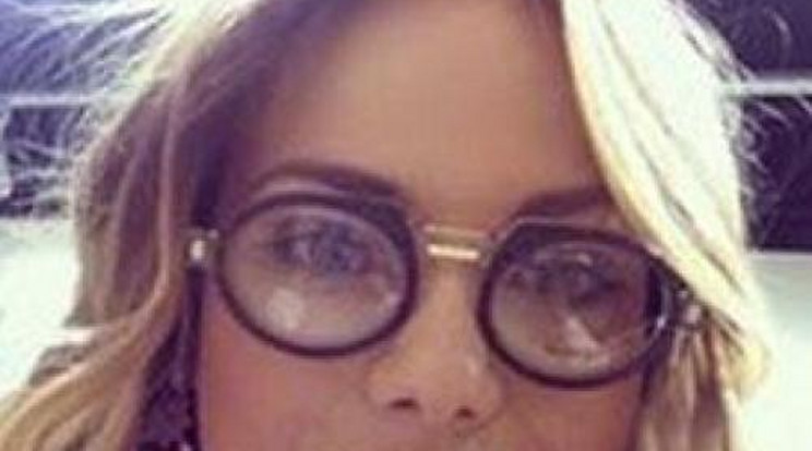 Szemüveges lett Cserpes Laura? - Blikk