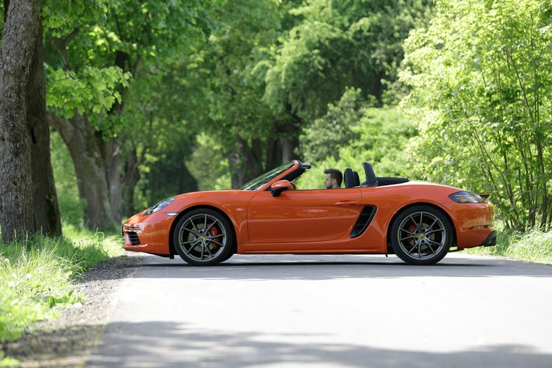 Porsche 718 Boxster S - mniej cylindrów, więcej mocy