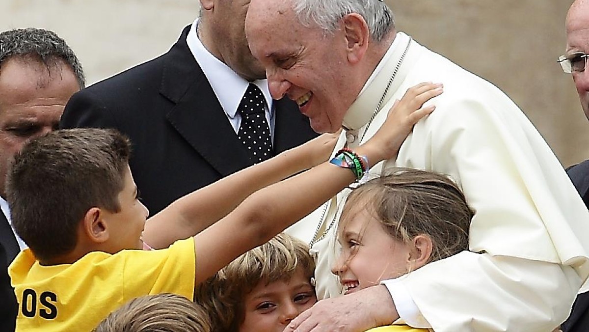 papież franciszek dzieci spotkanie 