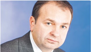 Komentarz redakcji: Tęgie głowy w togach