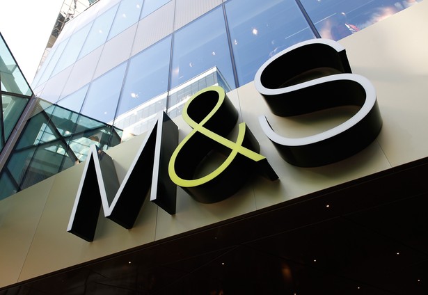 Logo Marks&Spencer. Fot. Simon Dawson/Bloomberg