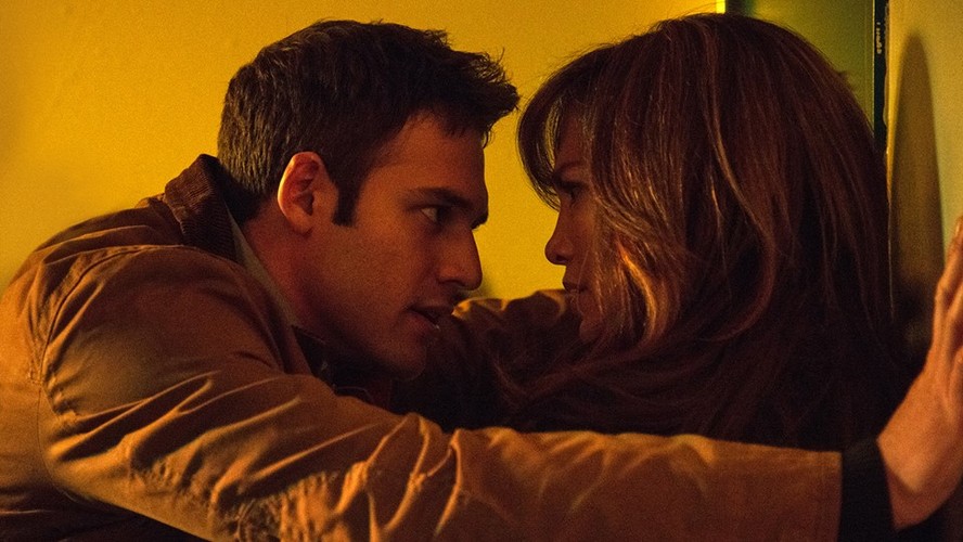 Ryan Guzman i Jennifer Lopez w filmie 'Chłopak z sąsiedztwa'